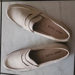 ANNE KLEIN LUG SOLE LOAFERS